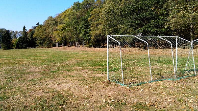 Ferienwohnung Lausitzblick - Das Fußballfeld Bild 1