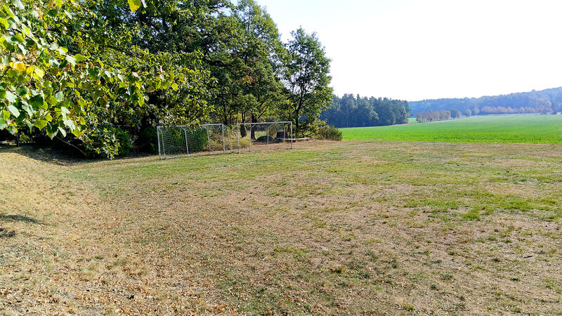 Ferienwohnung Lausitzblick - Das Fußballfeld Bild 2