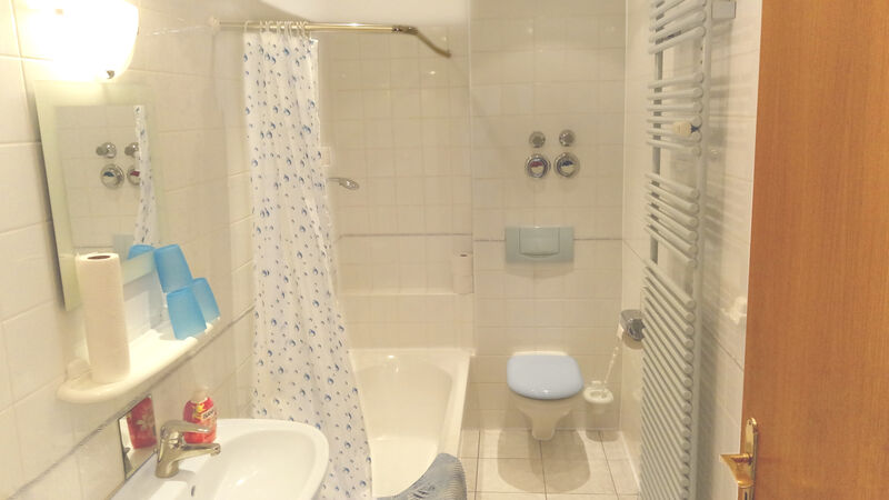 Ferienwohnung Lausitzblick - Badezimmer und WC Bild 1